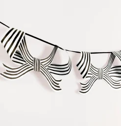 Black & White Stripy Bow Garland
