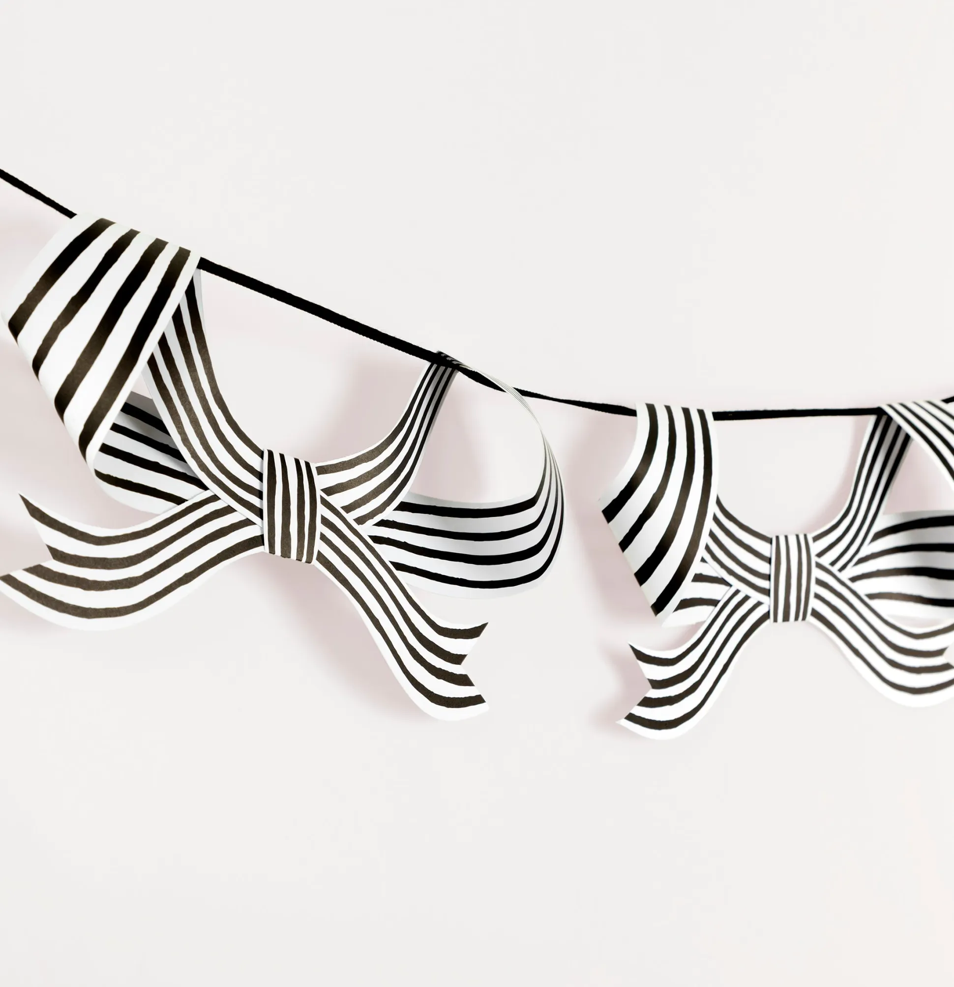 Black & White Stripy Bow Garland