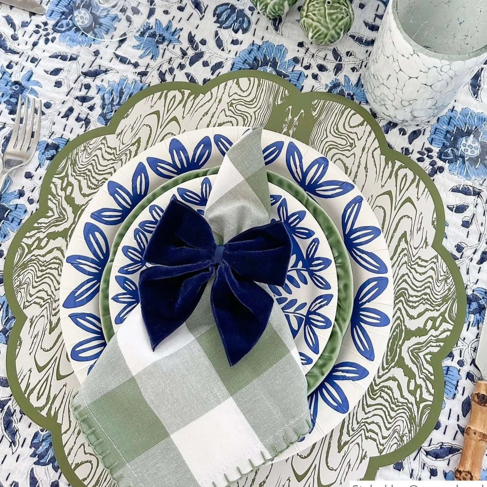 7" Blue Paper Plates, Pack of 8