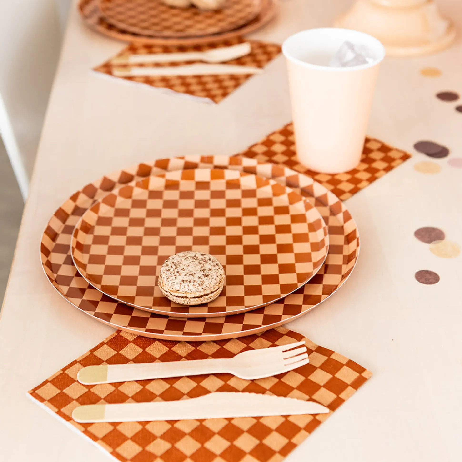 Check It! Café Con Leche Guest Napkins, Pack of 16