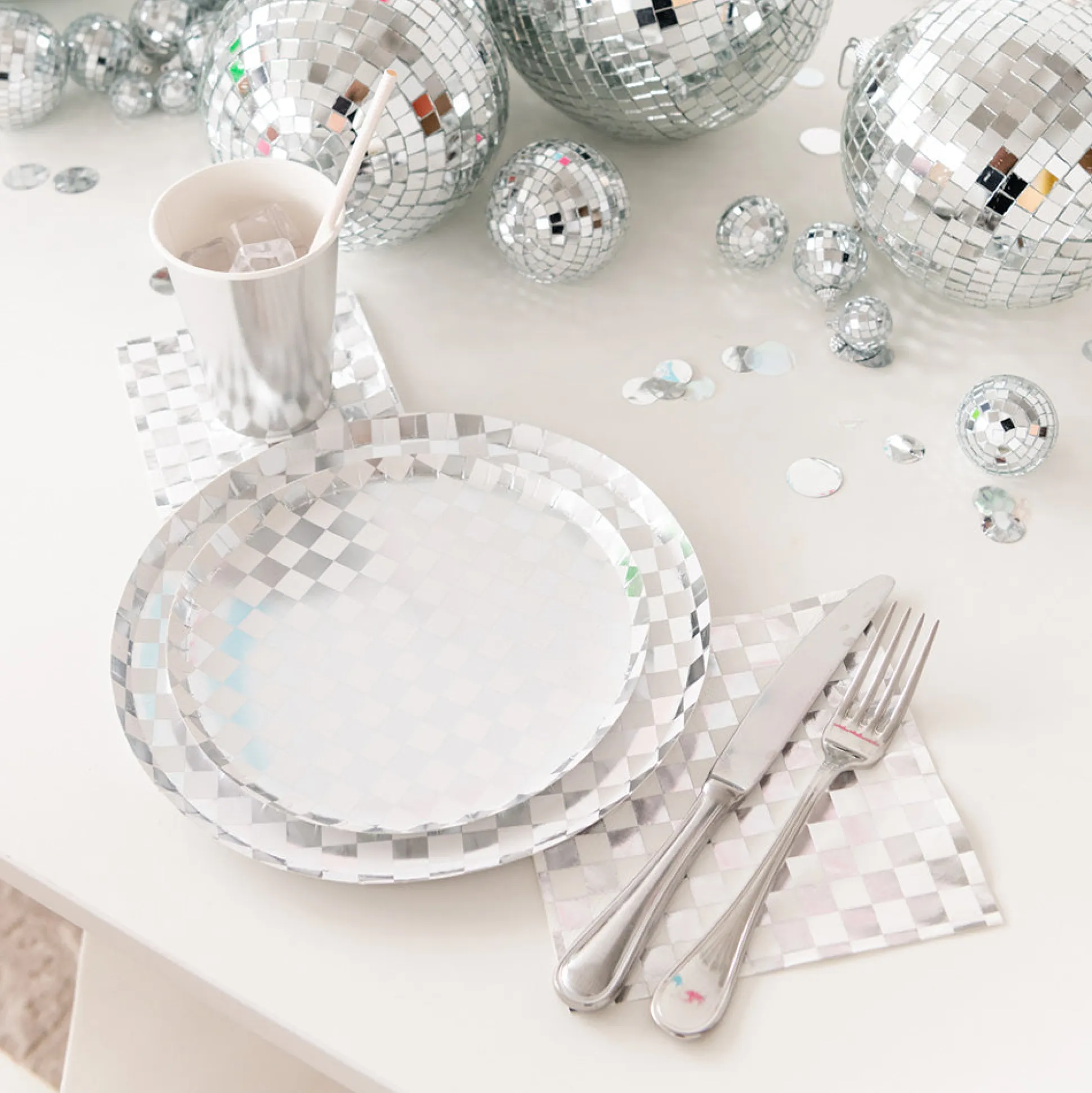 Check It! Dazzling Diamond Check Guest Napkins, Pack of 16