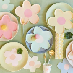 Daisy Shaped Plates, Pack of 8