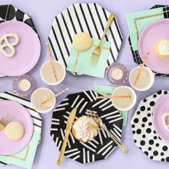Dashes and Dots Large Plates (10 per pack)
