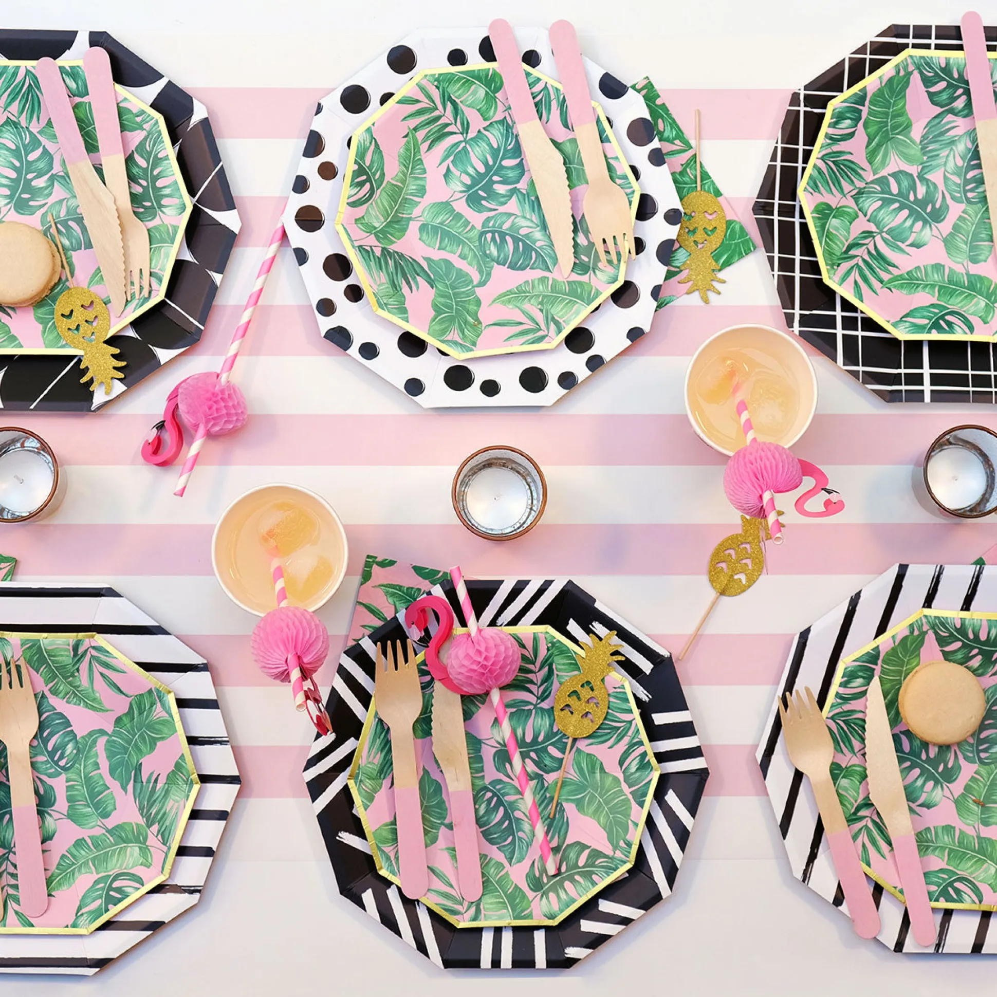 Dashes and Dots Large Plates (10 per pack)