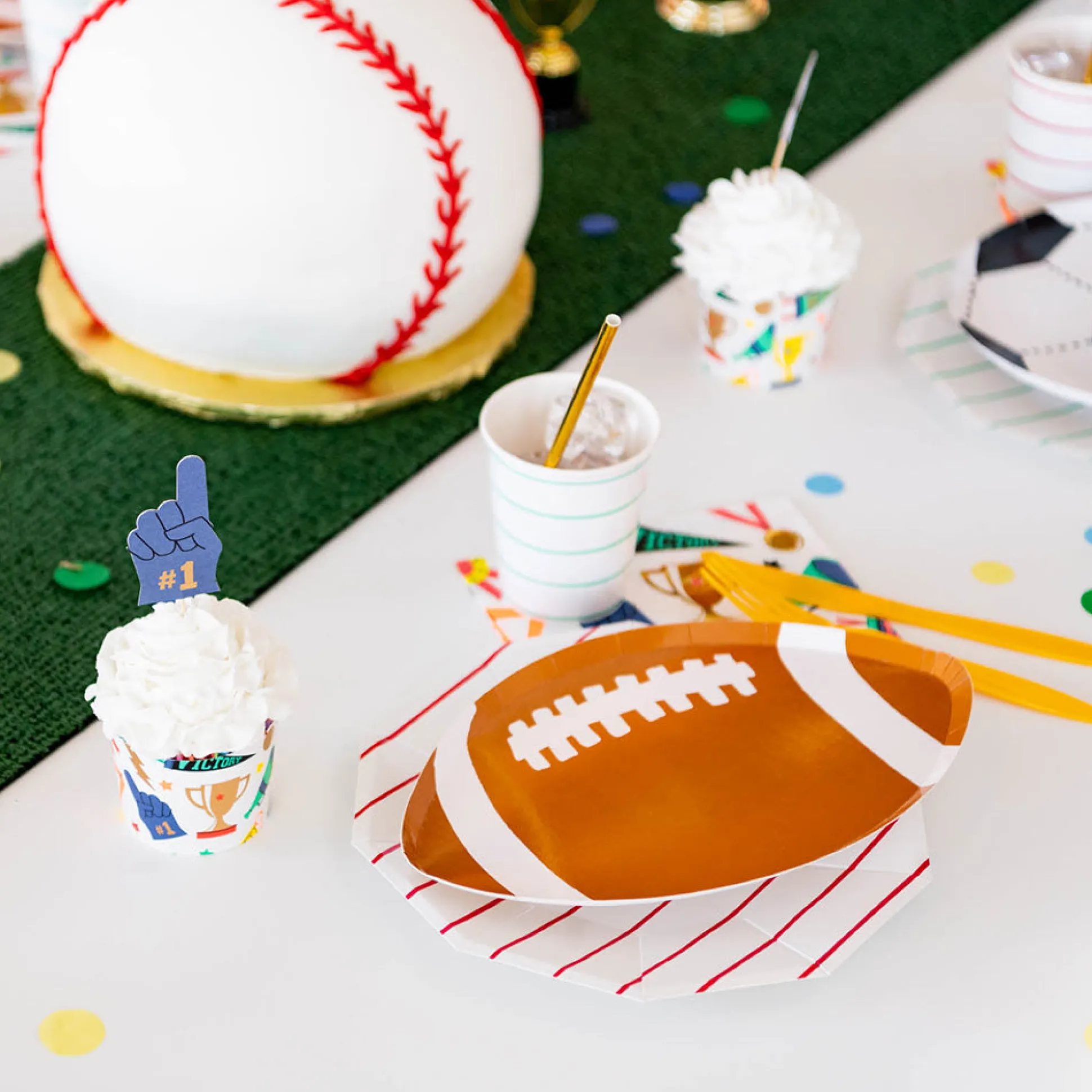 Good Sport Small Football Plates, Pack of 8
