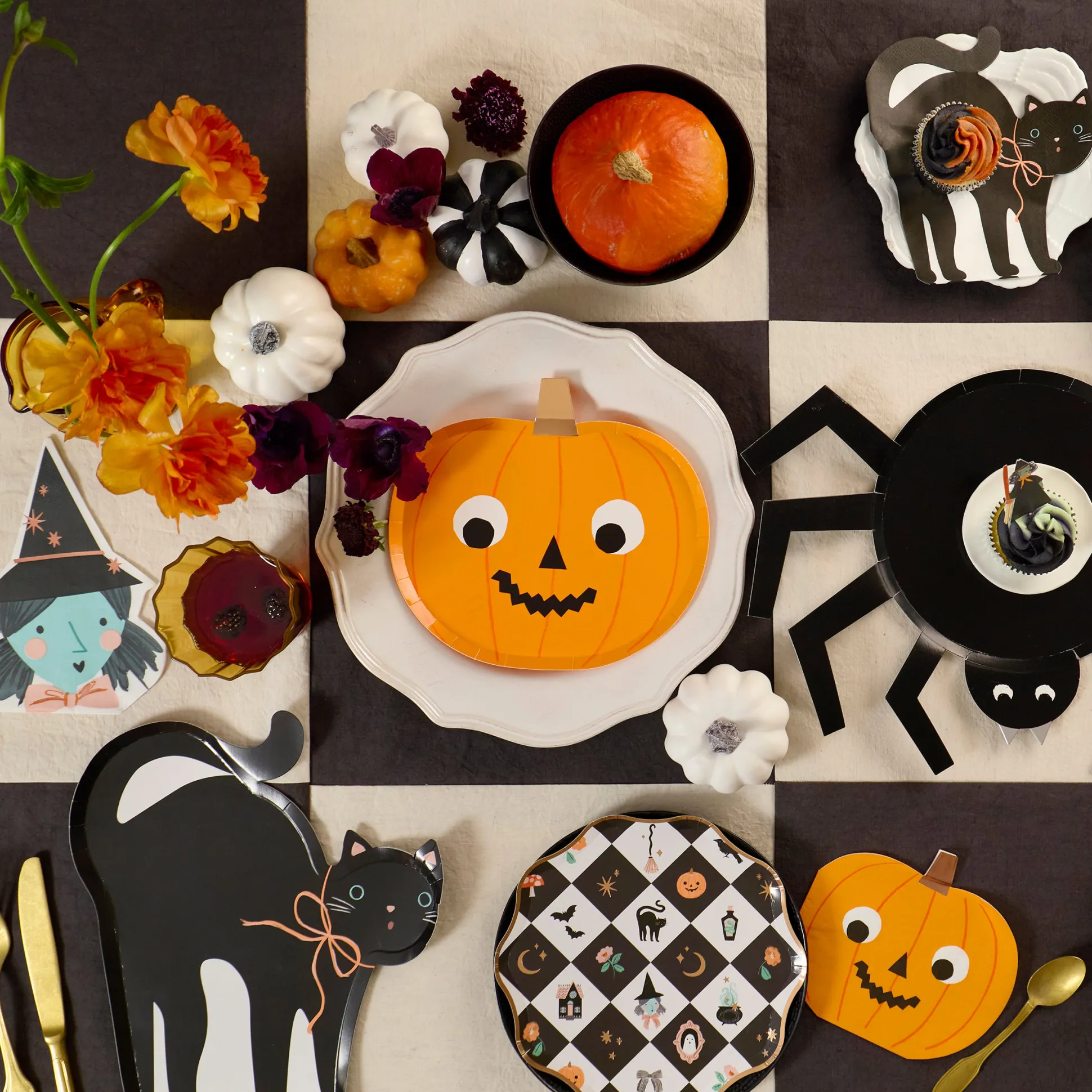 Halloween Cat Shaped Napkins (x 16)