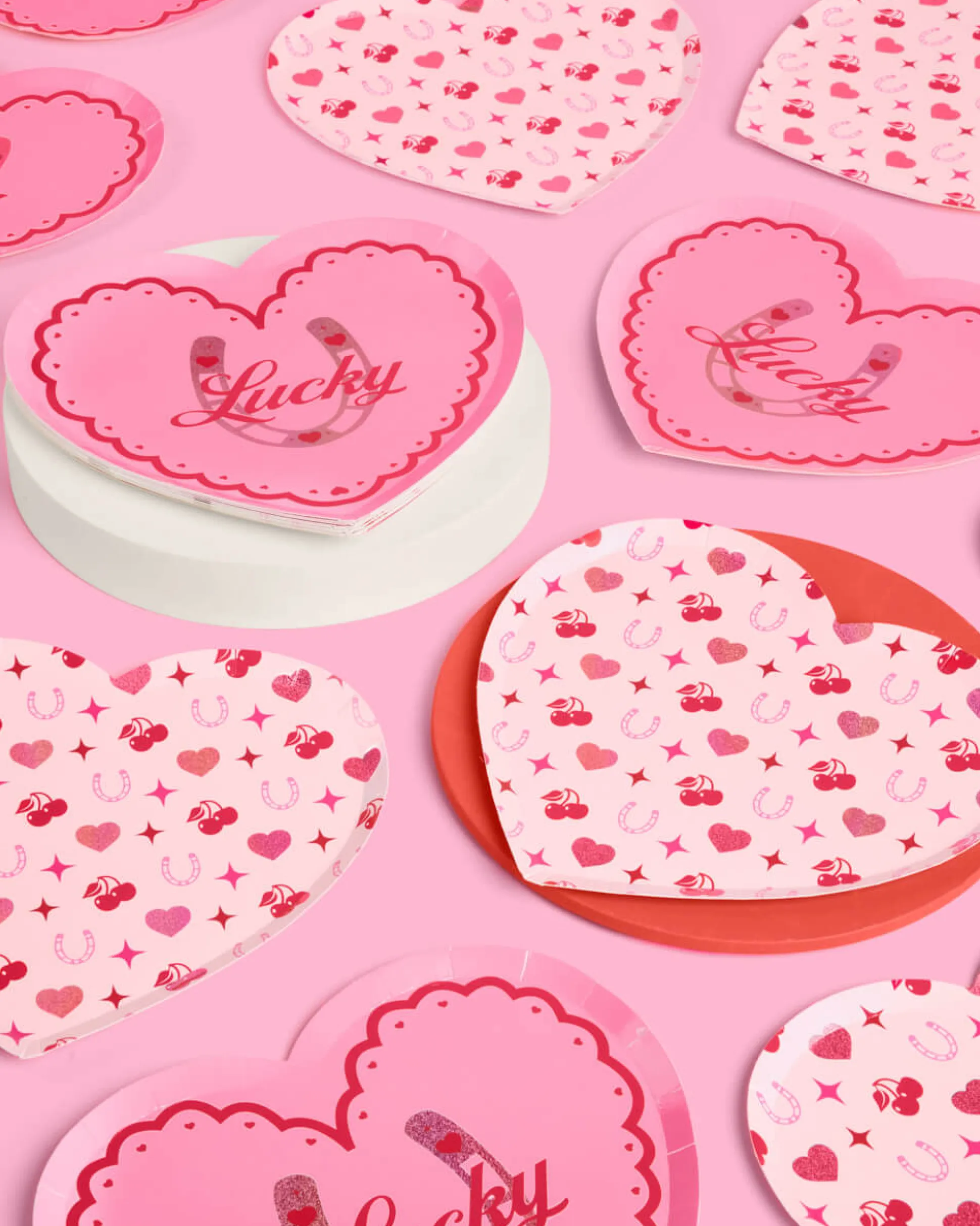 Lucky in Love Plates - 24 paper plates