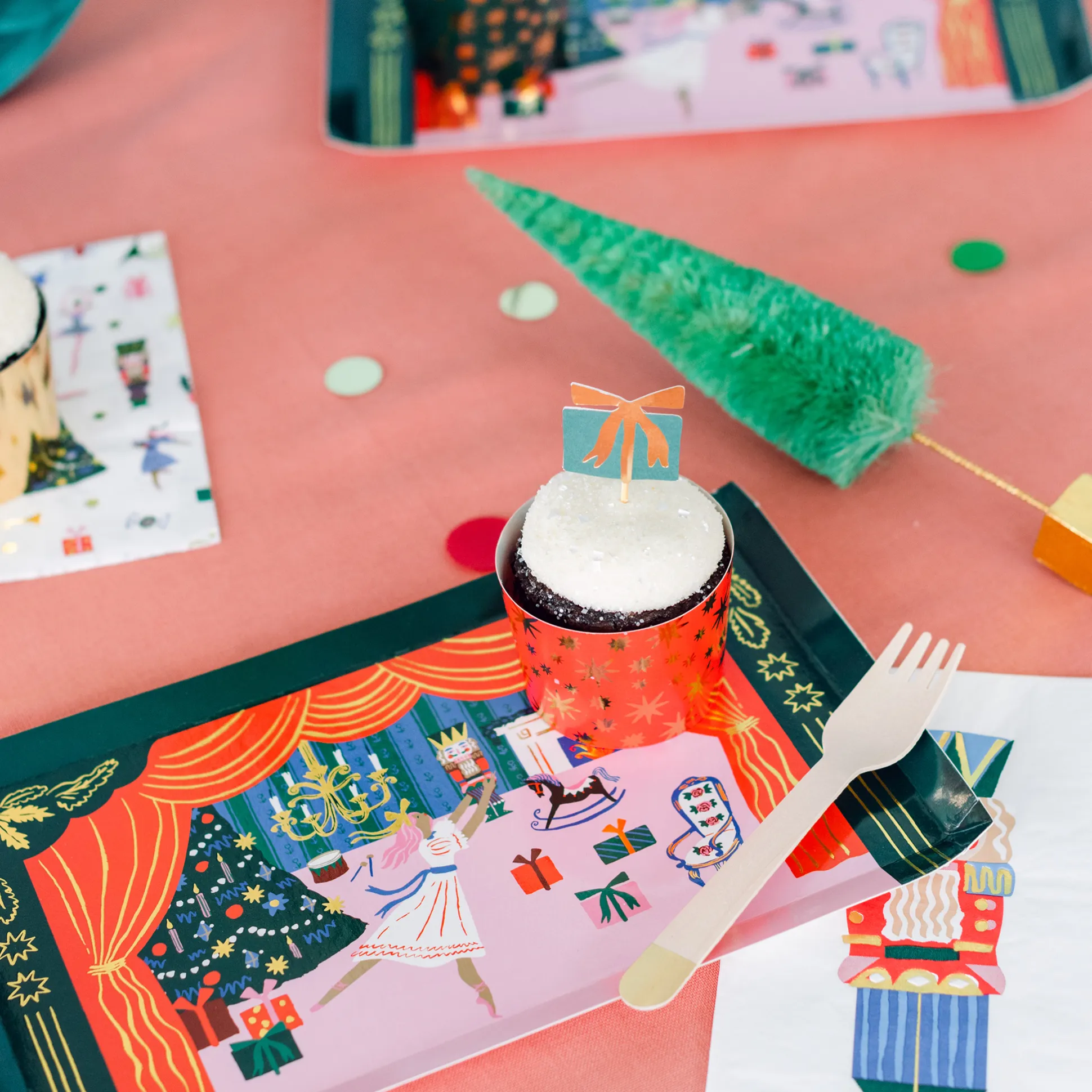 Nutcracker Large Plates, Pack of 8