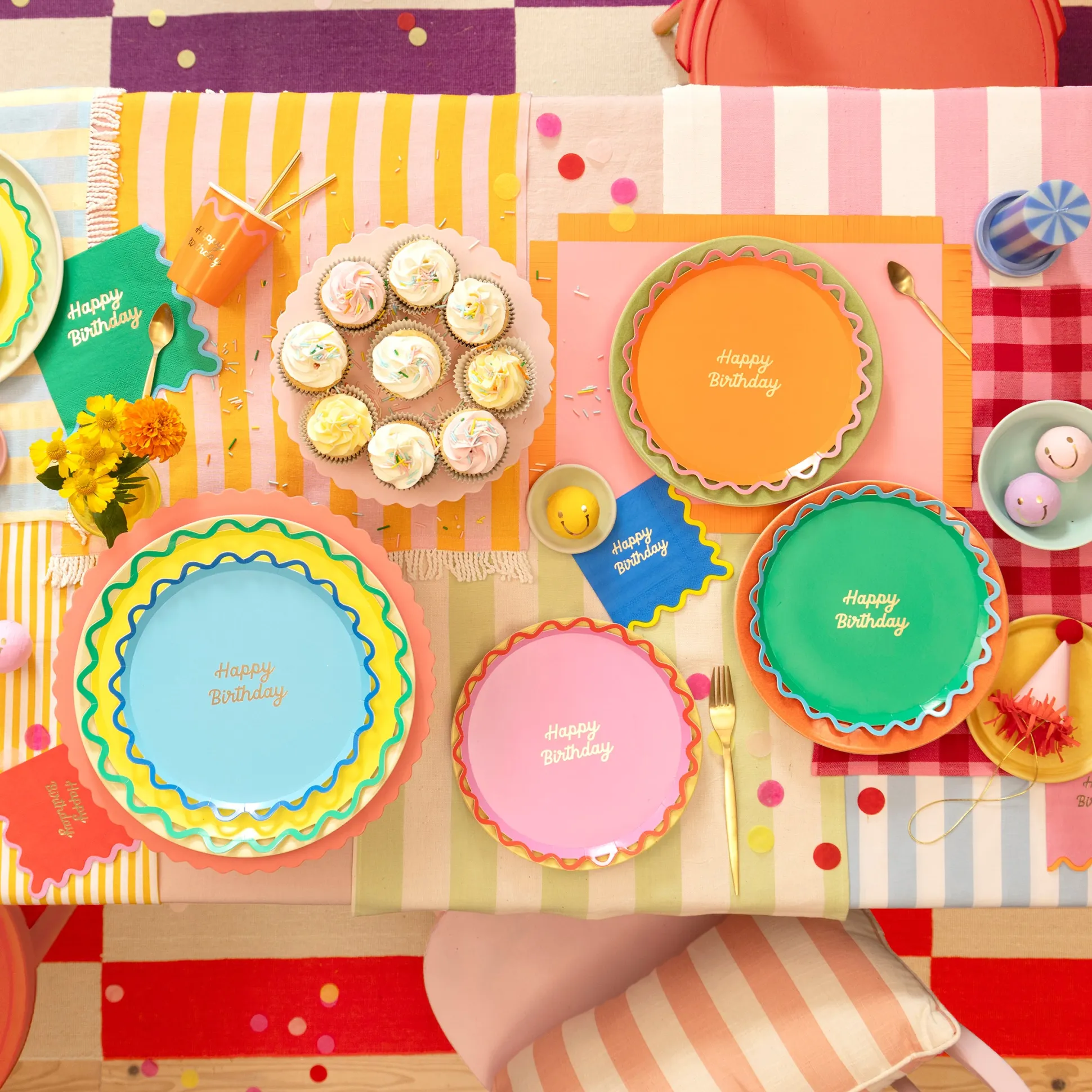 Wiggle Edge Dinner Plates (x 8)